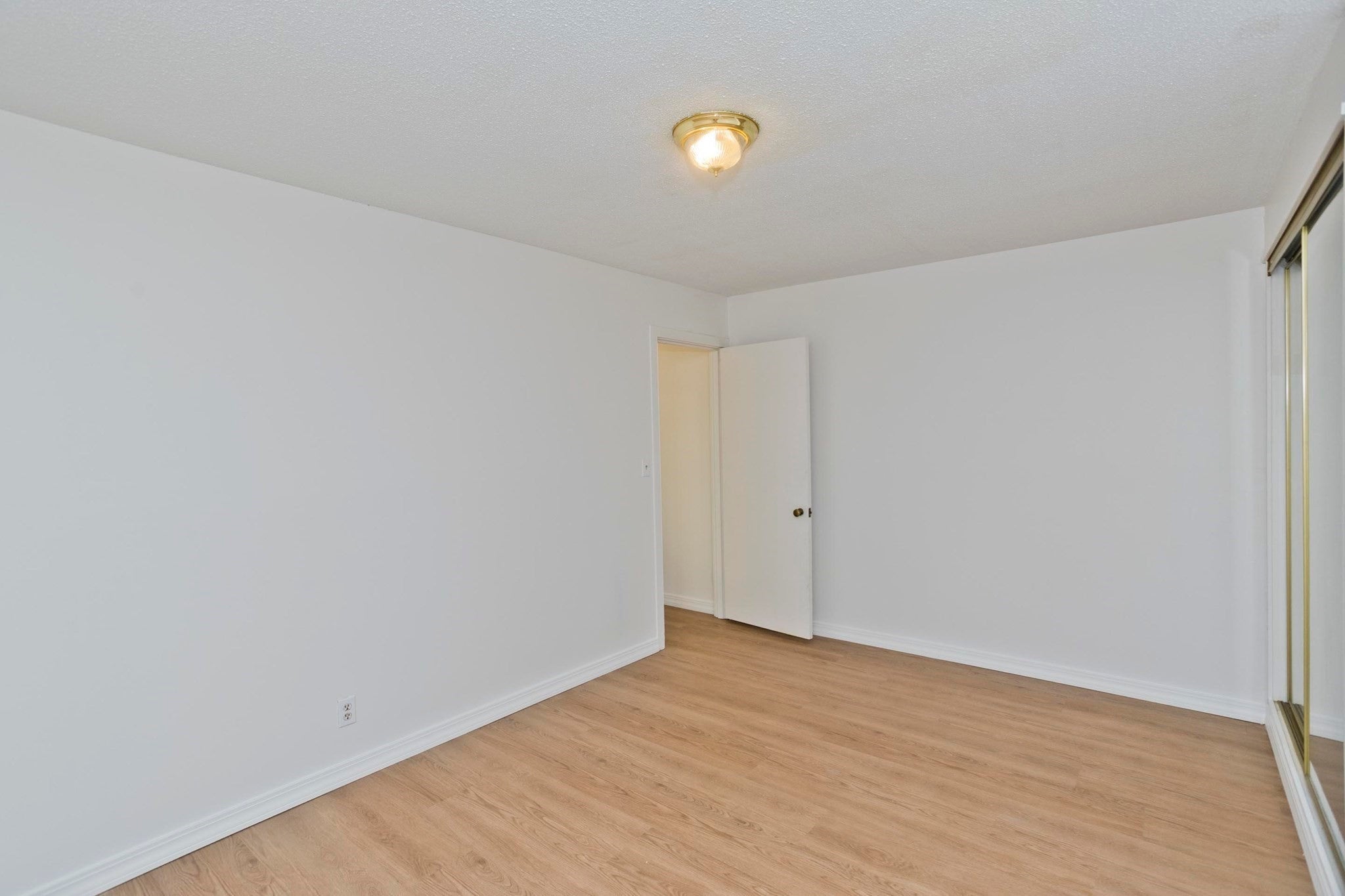 46 Meadowlark Ln #46, Chicopee, MA Photo #13
