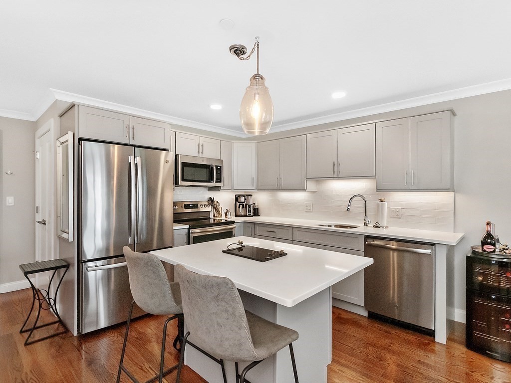 1789 Centre St 405