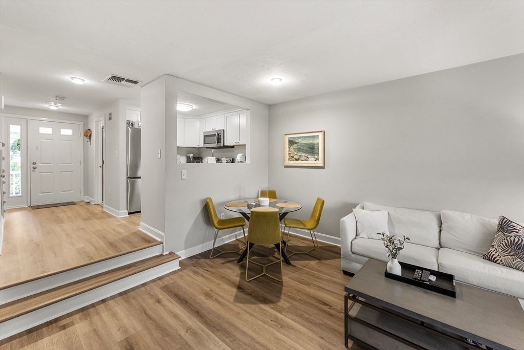 18 Westcliff Dr 18