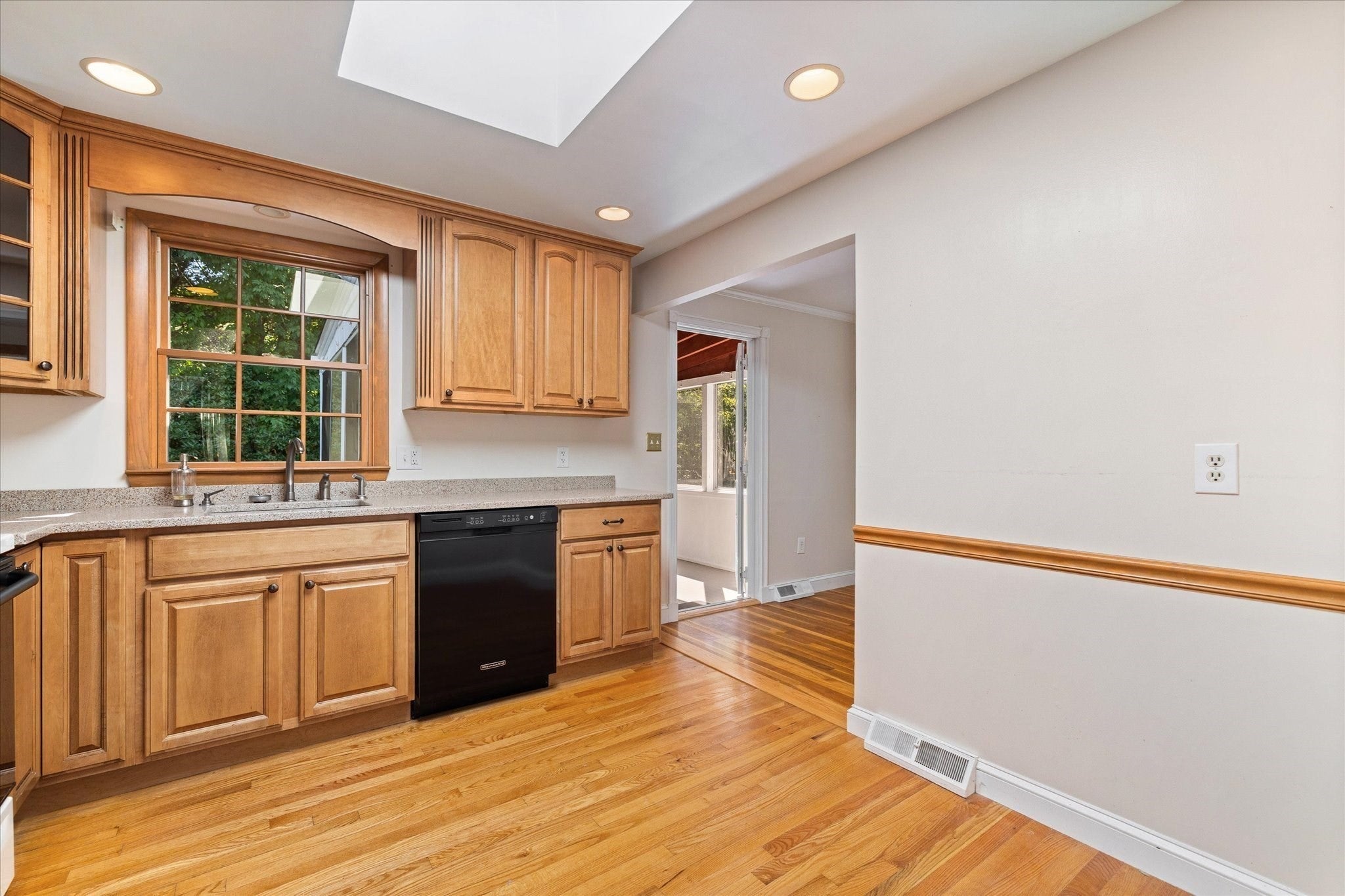93 Jerrold St, Holliston, MA Photo #9