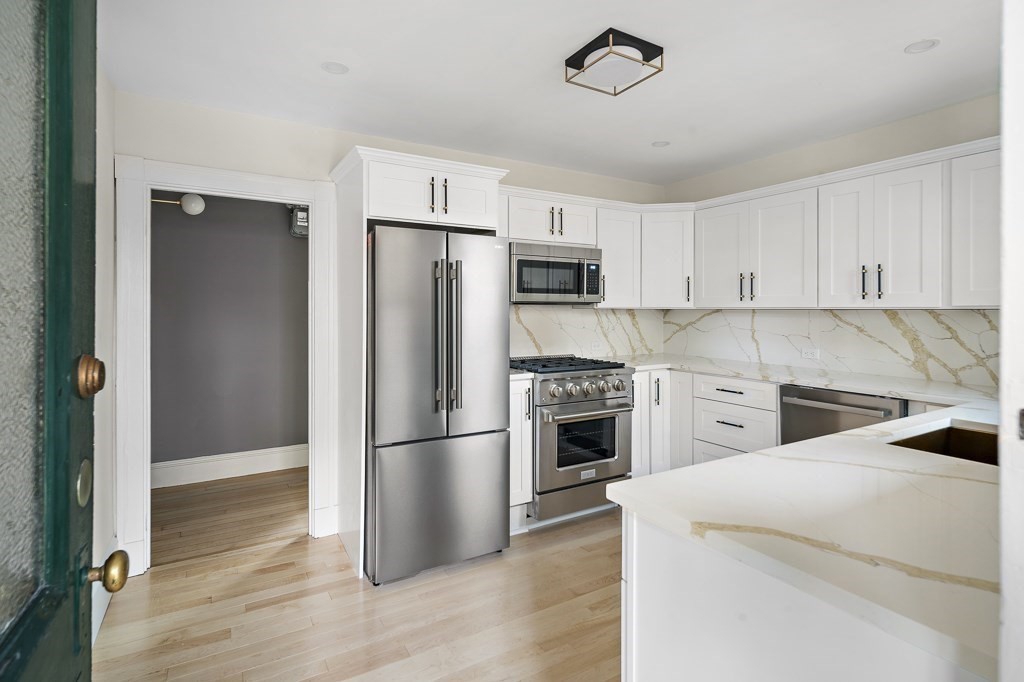 15 Lynde Street 18