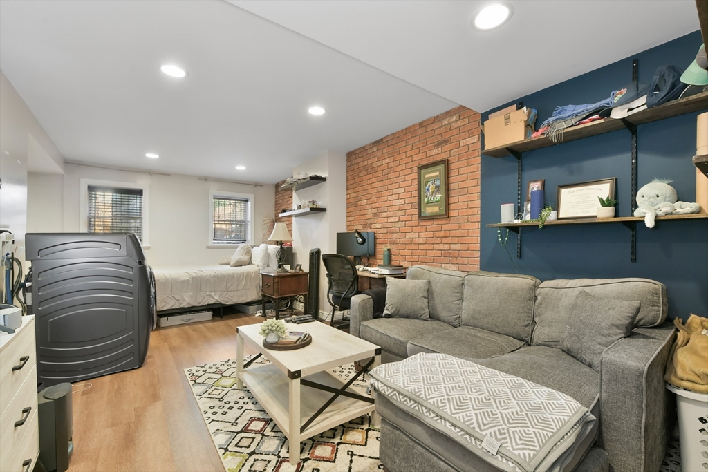 164 F St 4