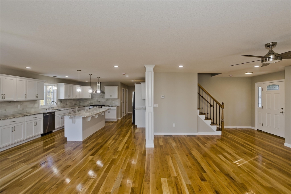 Ludlow, Massachusetts 01056, United States, 4 Bedrooms Bedrooms, ,3 BathroomsBathrooms,Residential,Active,240155