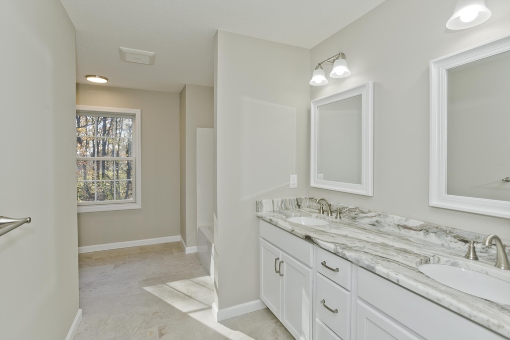 Ludlow, Massachusetts 01056, United States, 4 Bedrooms Bedrooms, ,3 BathroomsBathrooms,Residential,Active,240155