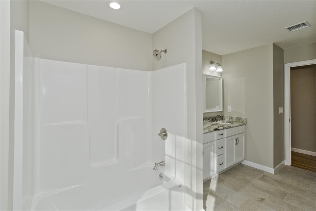 Ludlow, Massachusetts 01056, United States, 4 Bedrooms Bedrooms, ,3 BathroomsBathrooms,Residential,Active,240155