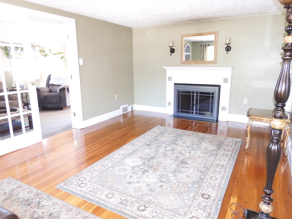 46 Tudor St