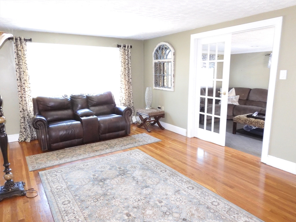 46 Tudor St