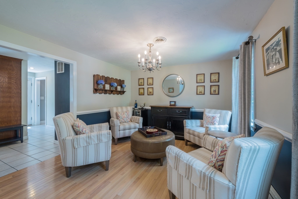 100 Shallow Pond Ln