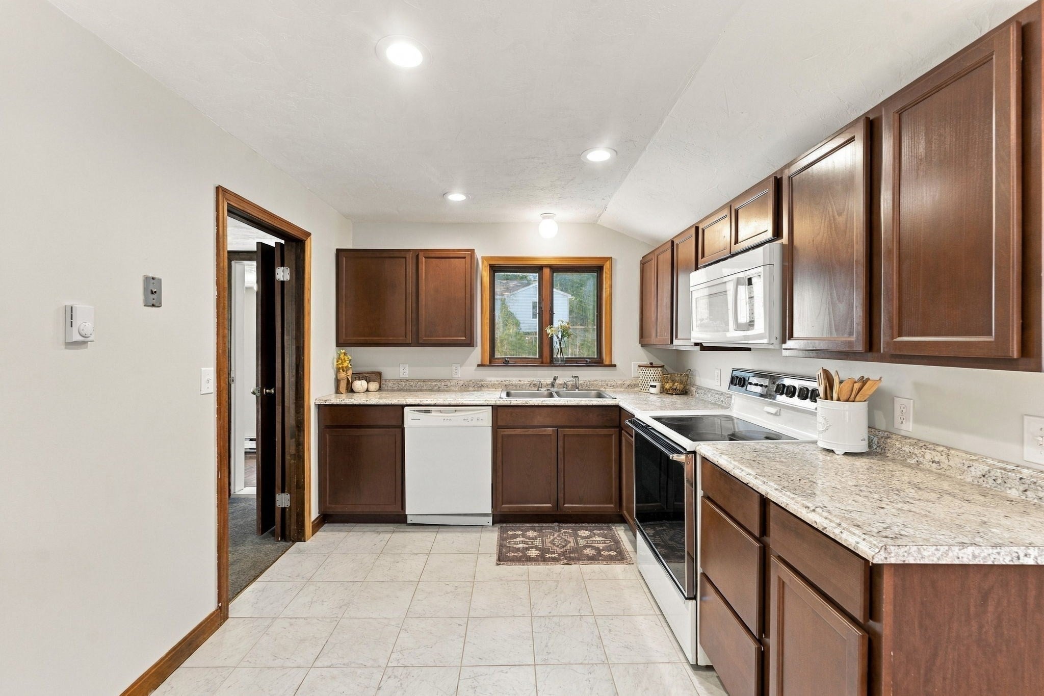45 Center Street, Northbridge, MA Photo #6