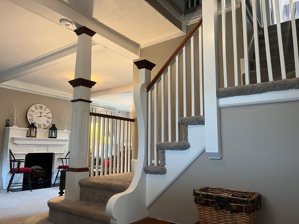 468 W Elm