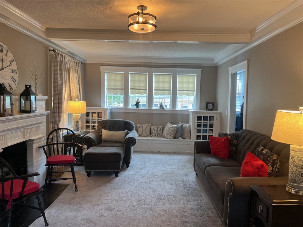 468 W Elm