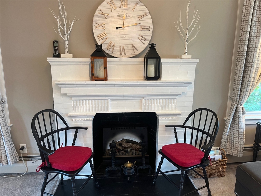 468 W Elm