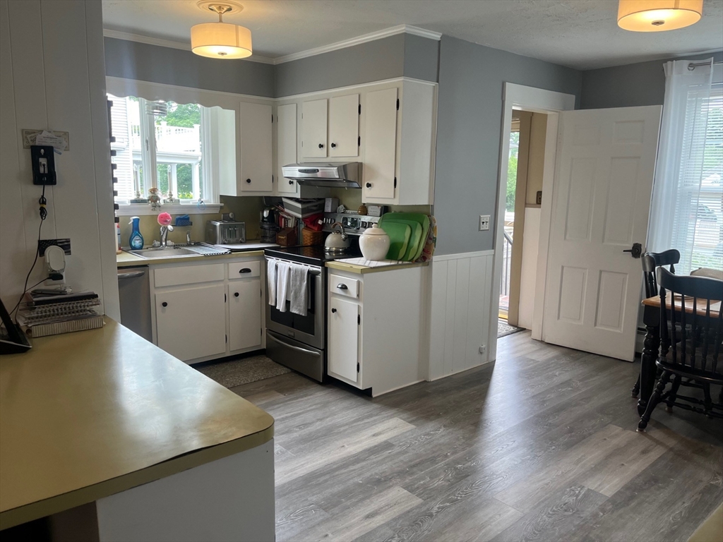 468 W Elm