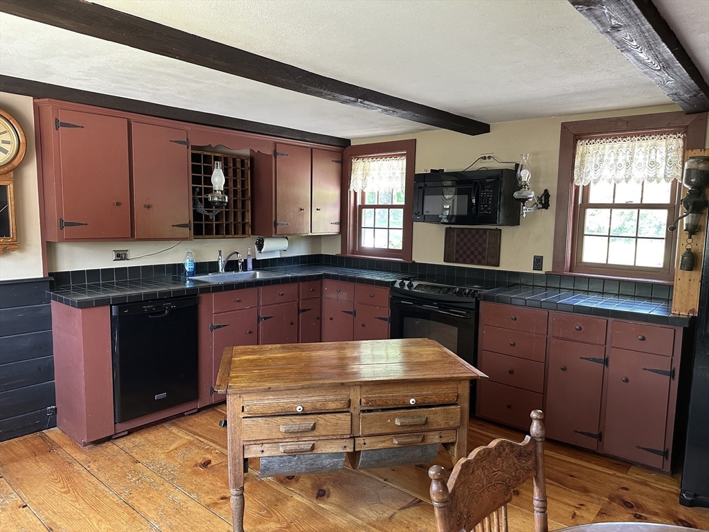 6 Weaver Farm Rd