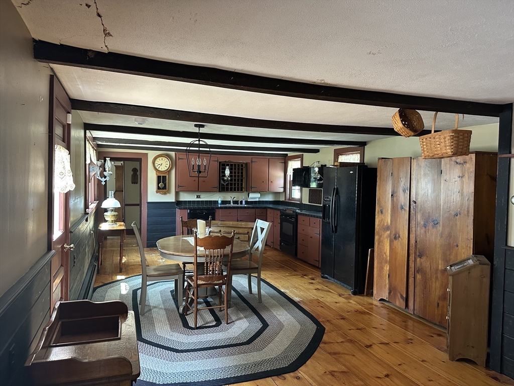 6 Weaver Farm Rd