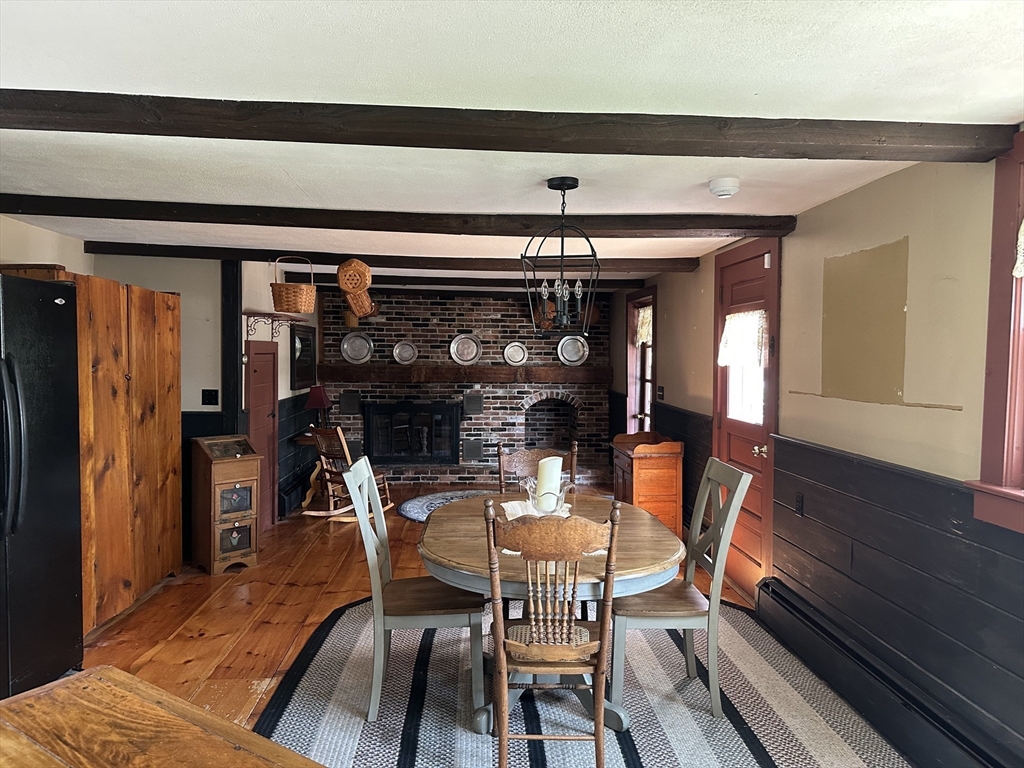 6 Weaver Farm Rd