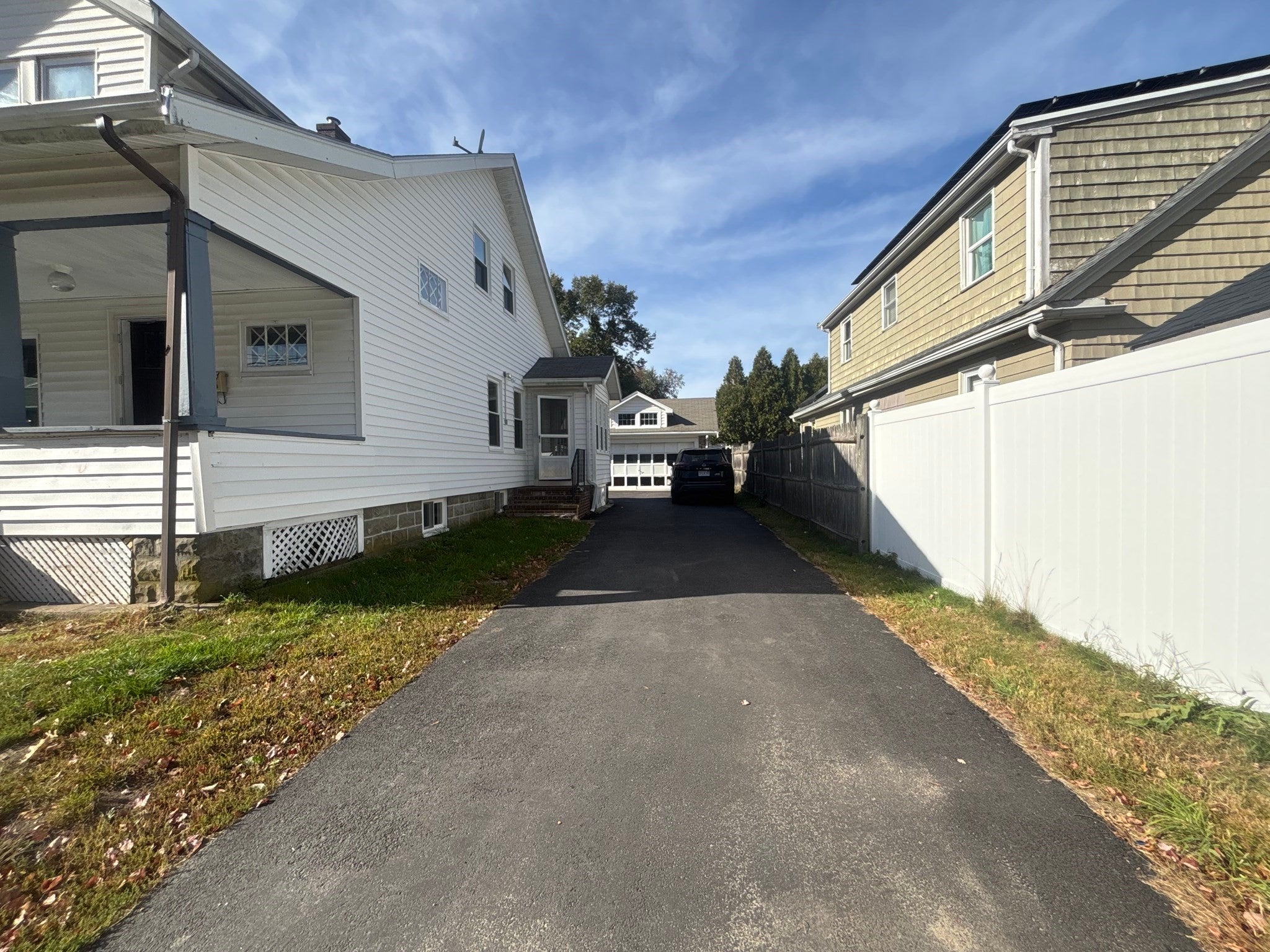 279 Menlo St