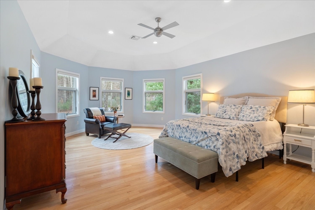 Natick, Massachusetts 01760, United States, 5 Bedrooms Bedrooms, ,4 BathroomsBathrooms,Residential,Active,97526