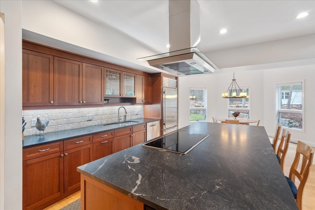 Natick, Massachusetts 01760, United States, 5 Bedrooms Bedrooms, ,4 BathroomsBathrooms,Residential,Active,97526