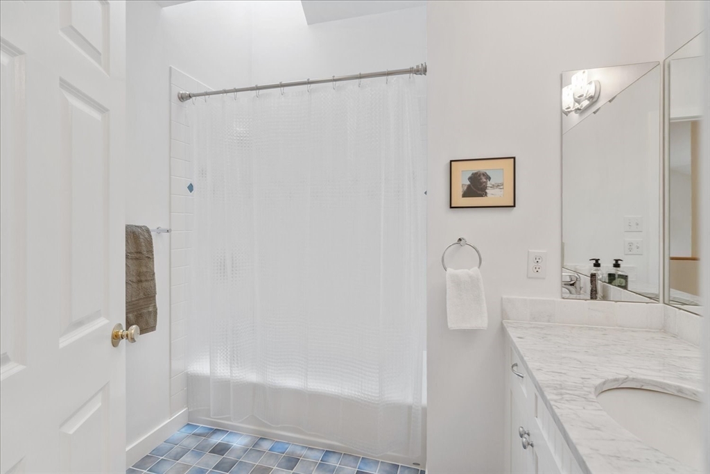 Natick, Massachusetts 01760, United States, 5 Bedrooms Bedrooms, ,4 BathroomsBathrooms,Residential,Active,97526