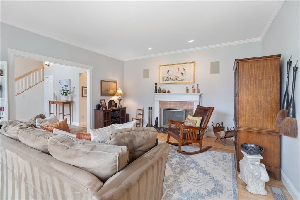 Natick, Massachusetts 01760, United States, 5 Bedrooms Bedrooms, ,4 BathroomsBathrooms,Residential,Active,97526