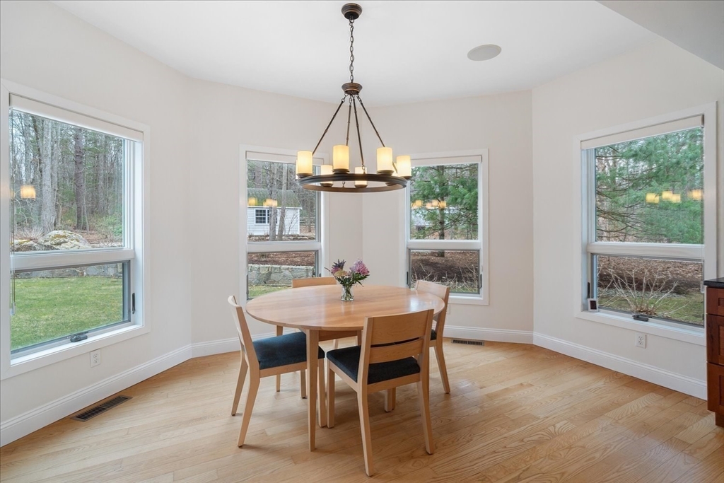 Natick, Massachusetts 01760, United States, 5 Bedrooms Bedrooms, ,4 BathroomsBathrooms,Residential,Active,97526