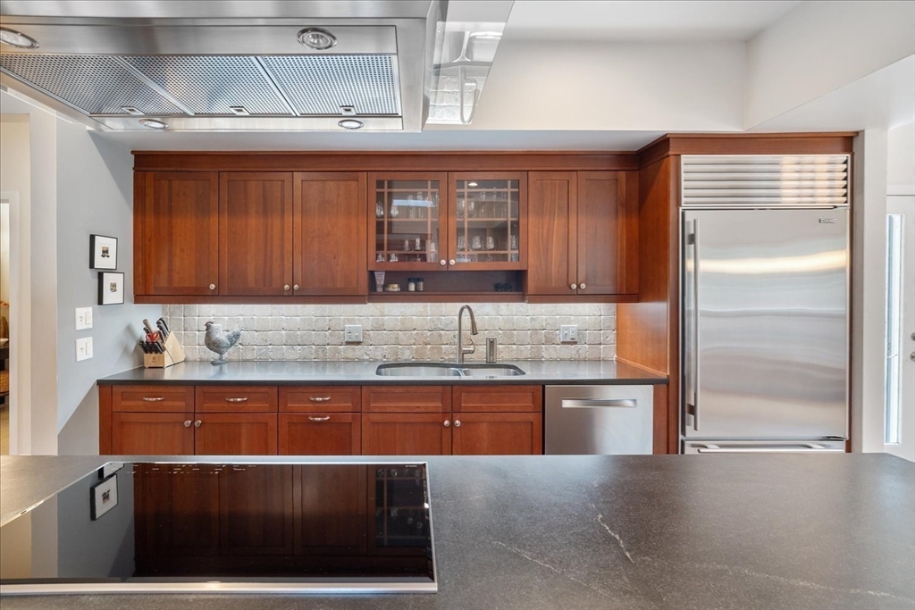 Natick, Massachusetts 01760, United States, 5 Bedrooms Bedrooms, ,4 BathroomsBathrooms,Residential,Active,97526