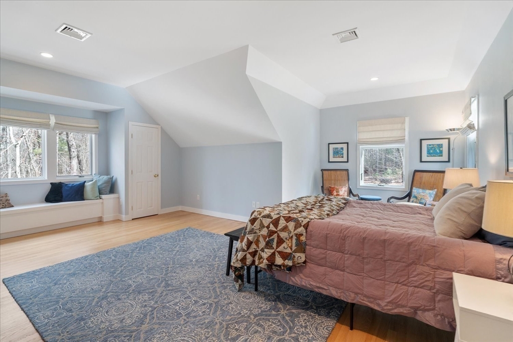 Natick, Massachusetts 01760, United States, 5 Bedrooms Bedrooms, ,4 BathroomsBathrooms,Residential,Active,97526