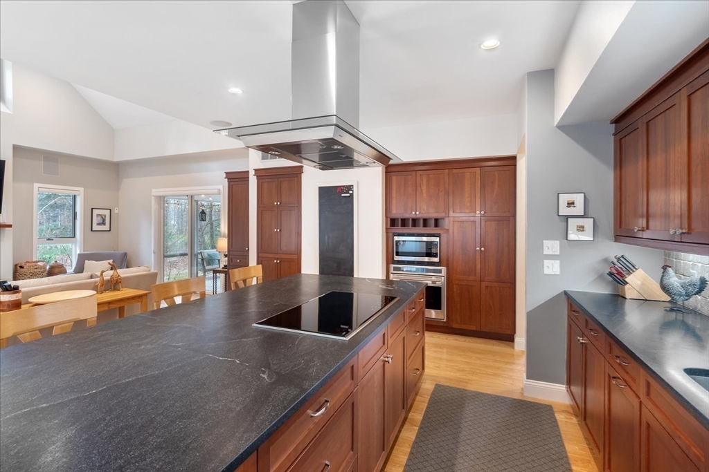 Natick, Massachusetts 01760, United States, 5 Bedrooms Bedrooms, ,4 BathroomsBathrooms,Residential,Active,97526