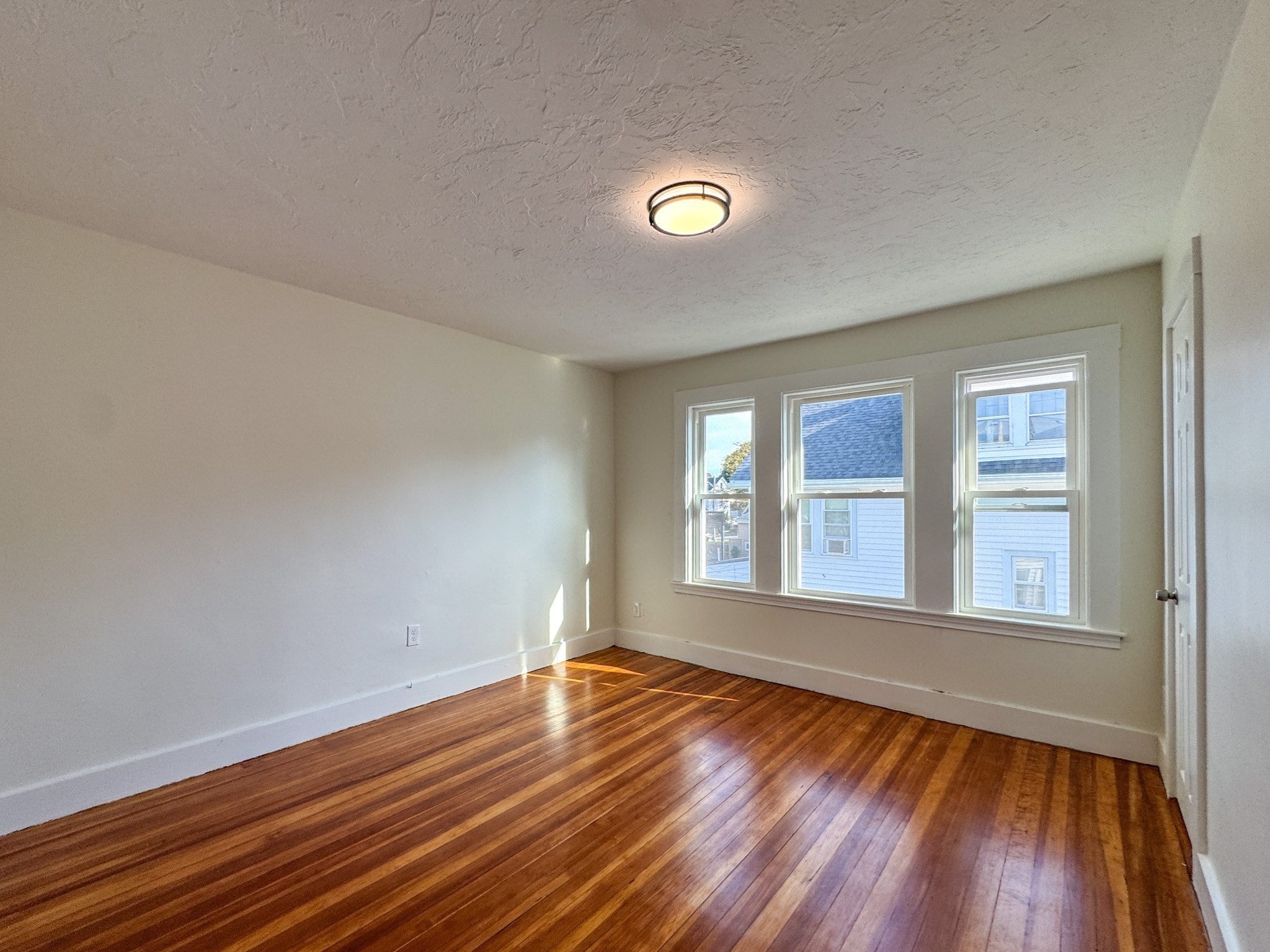 53 Stewart St, Quincy, MA Photo #35