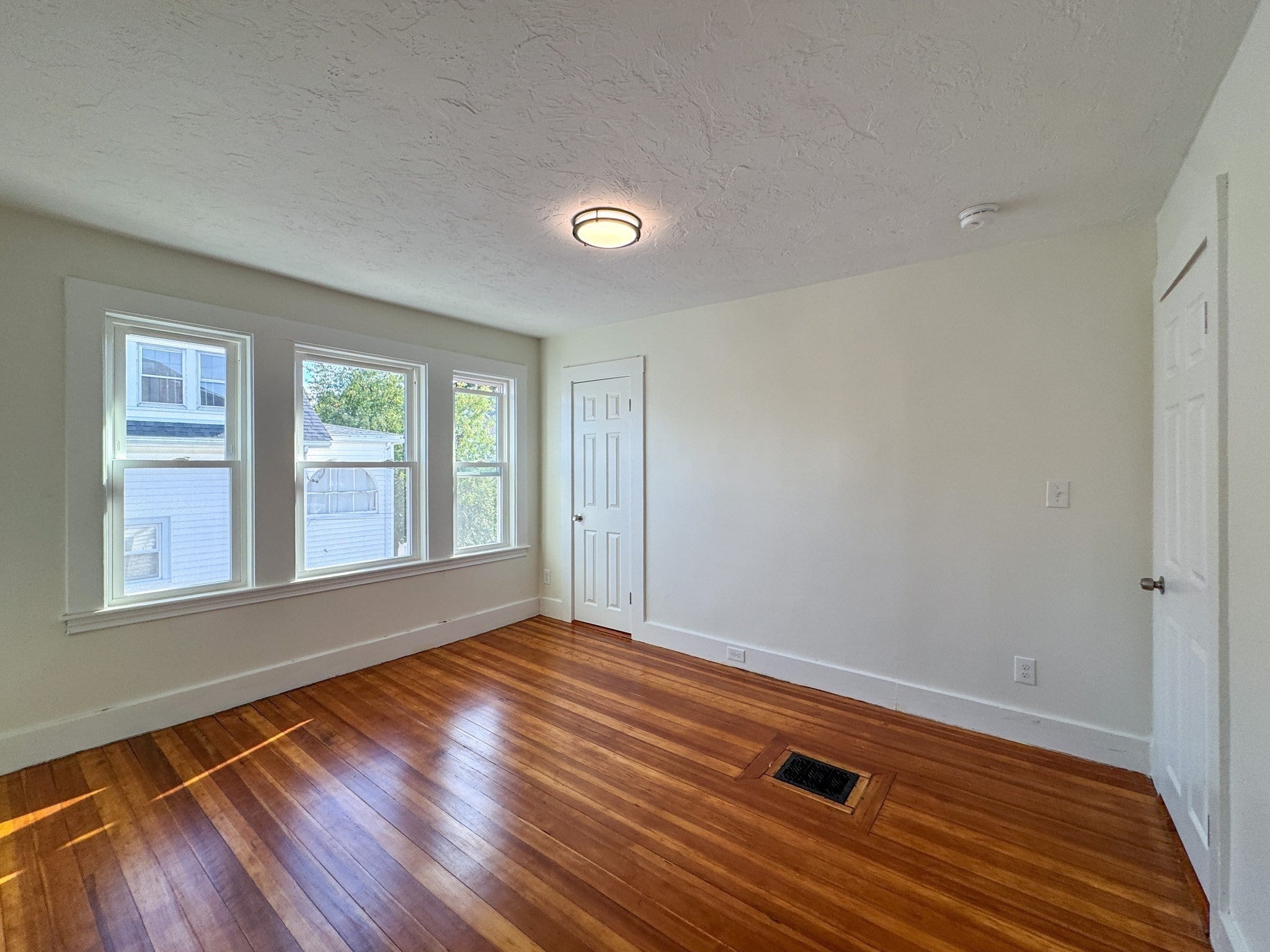 53 Stewart St, Quincy, MA Photo #36
