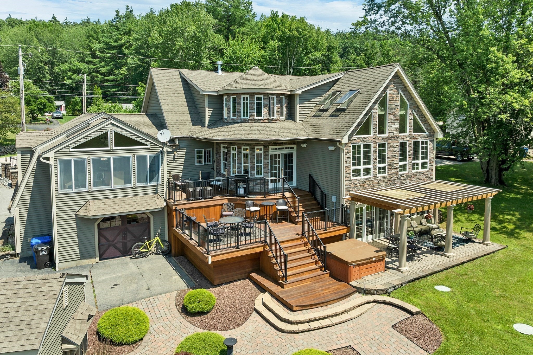 98 Robinson Rd