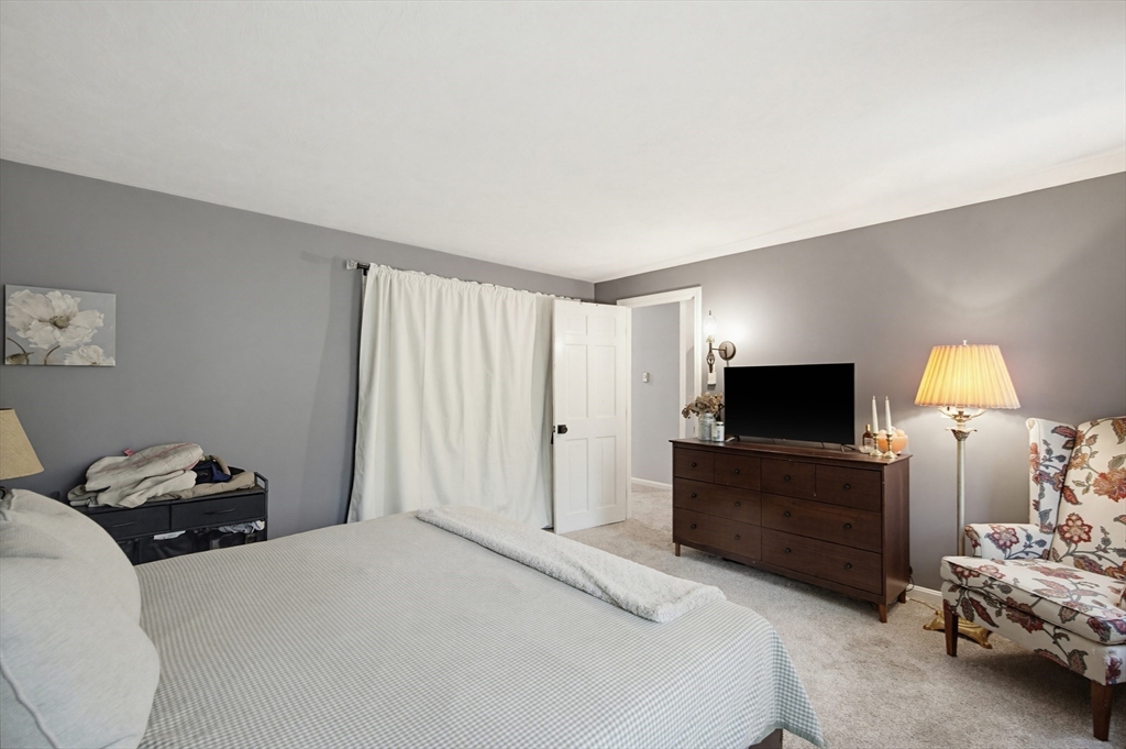 736 Mount Hope St #4, North Attleboro, MA Photo #12