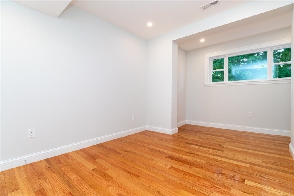22 Bellevue St #1, Boston, MA Photo #25