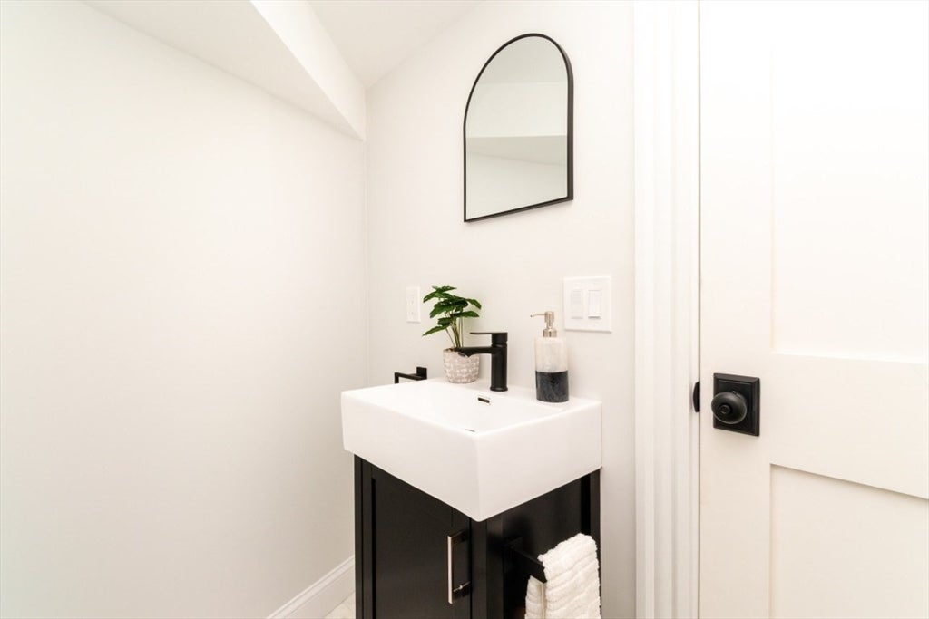 22 Bellevue St #1, Boston, MA Photo #17