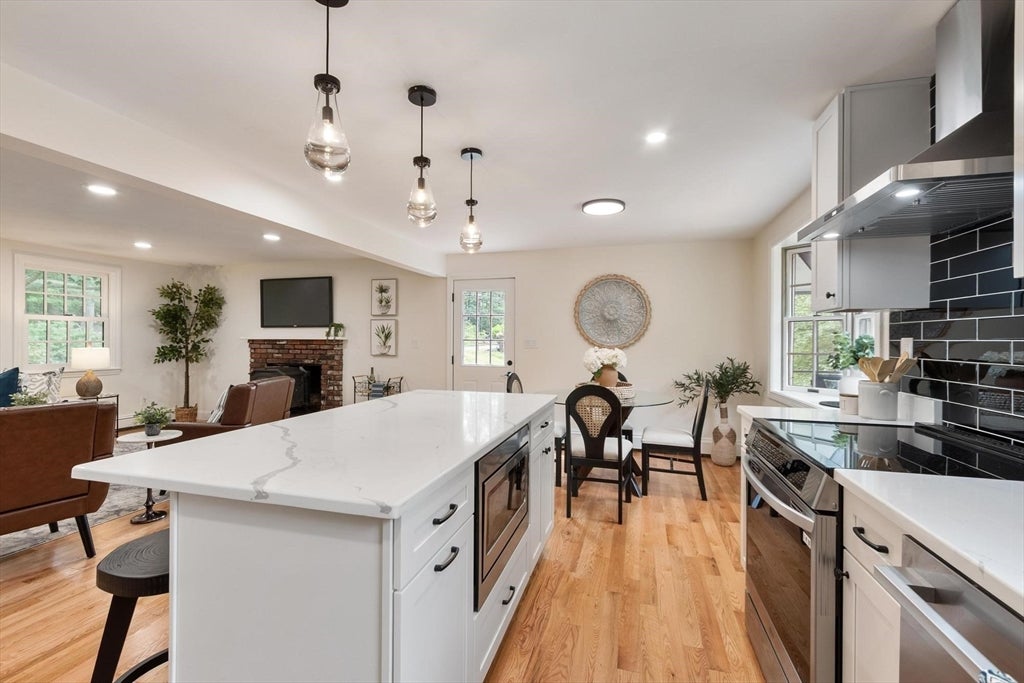 368 Hill Rd