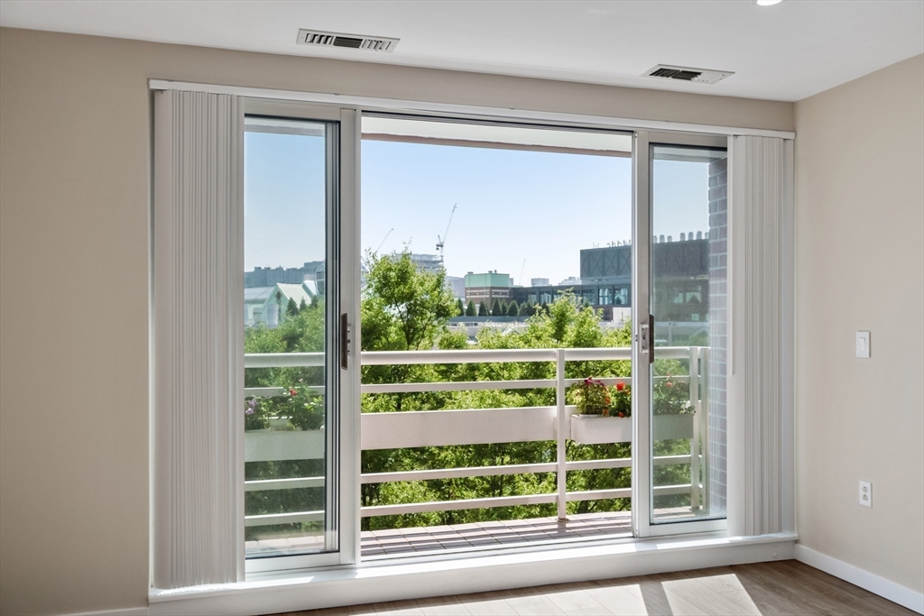 4 Canal Park 609