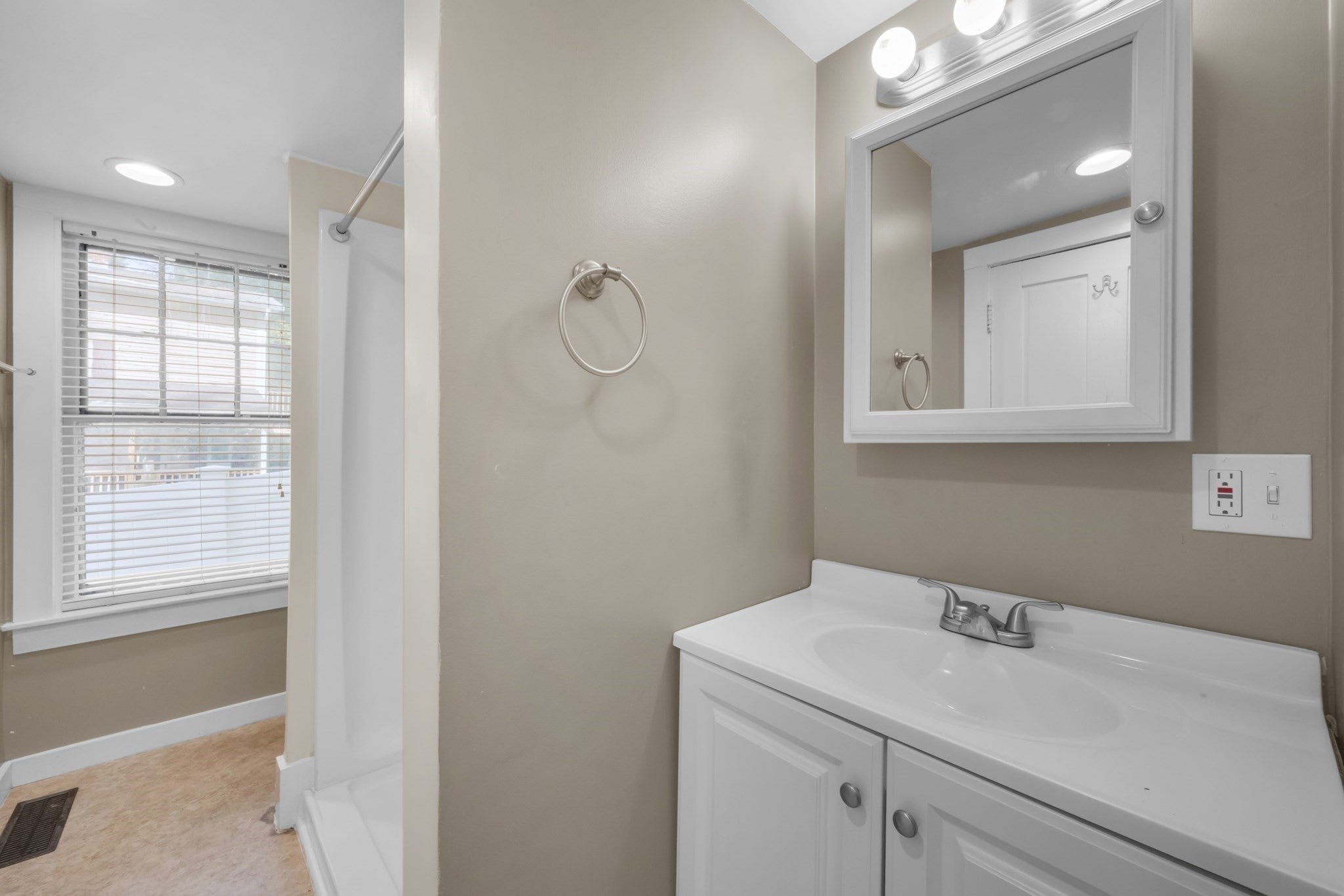 3 Fullam Hill Rd, North Brookfield, MA, 3 Fullam Hill Rd, North Brookfield, MA Photo #11