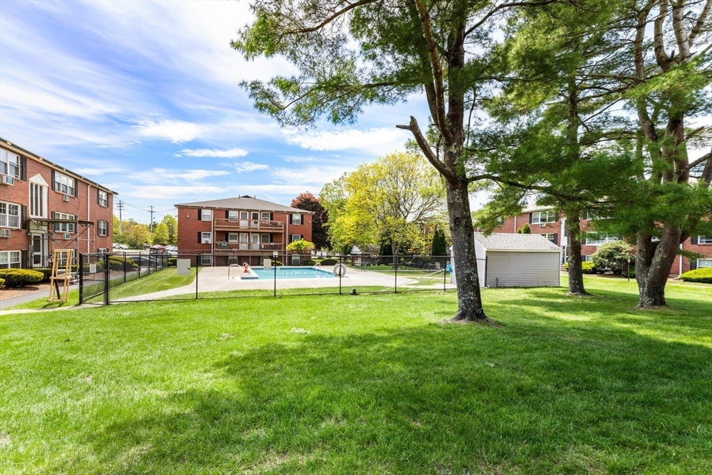 9 Tara Dr 8