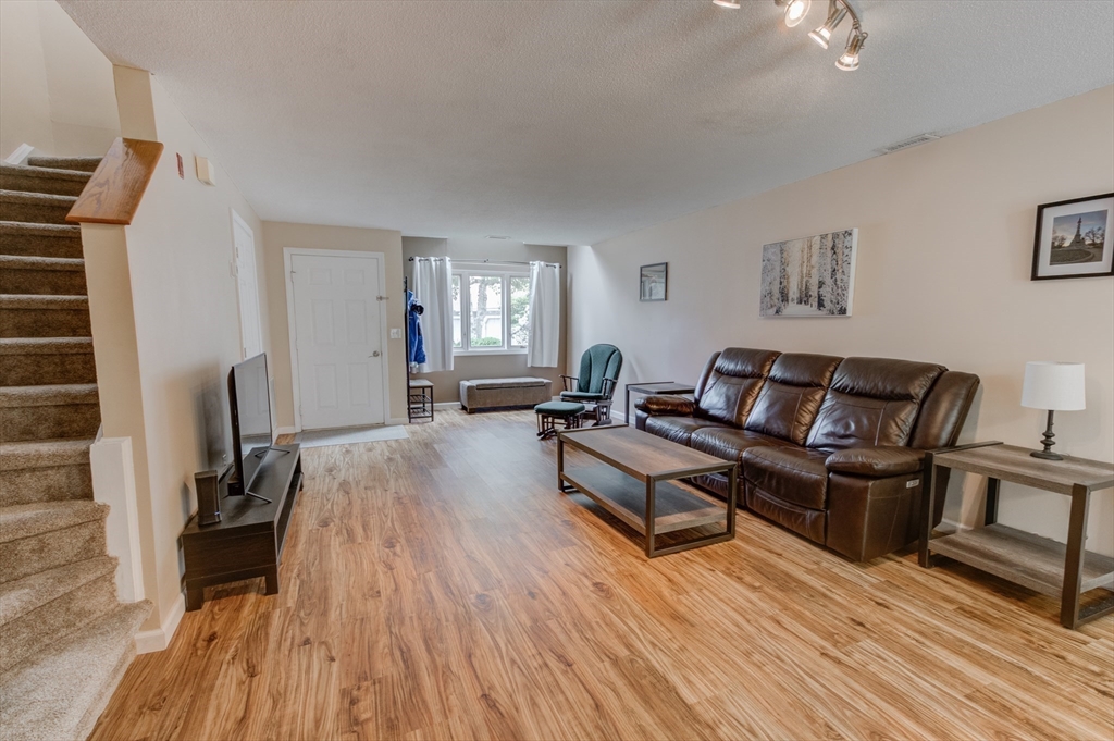66 Pleasant St 3