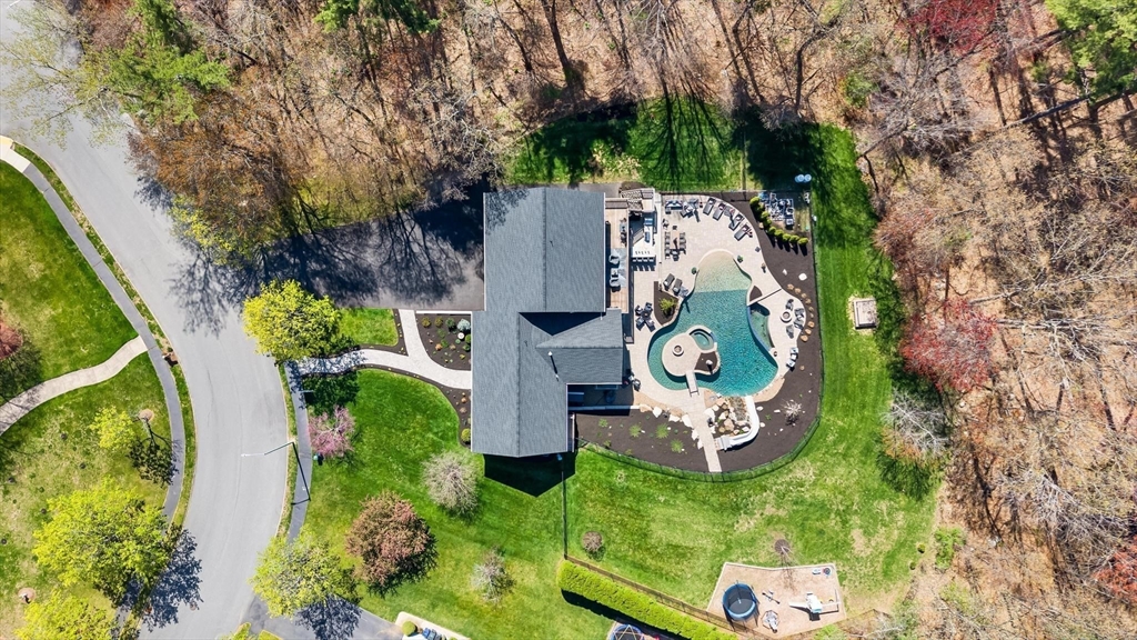 27 Ashwood Avenue