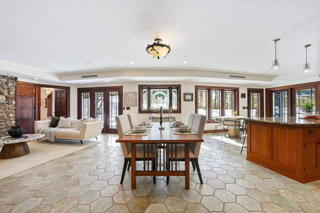 72 Meriam St