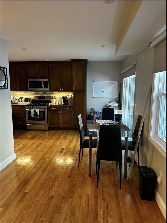 112 Lowell St 16