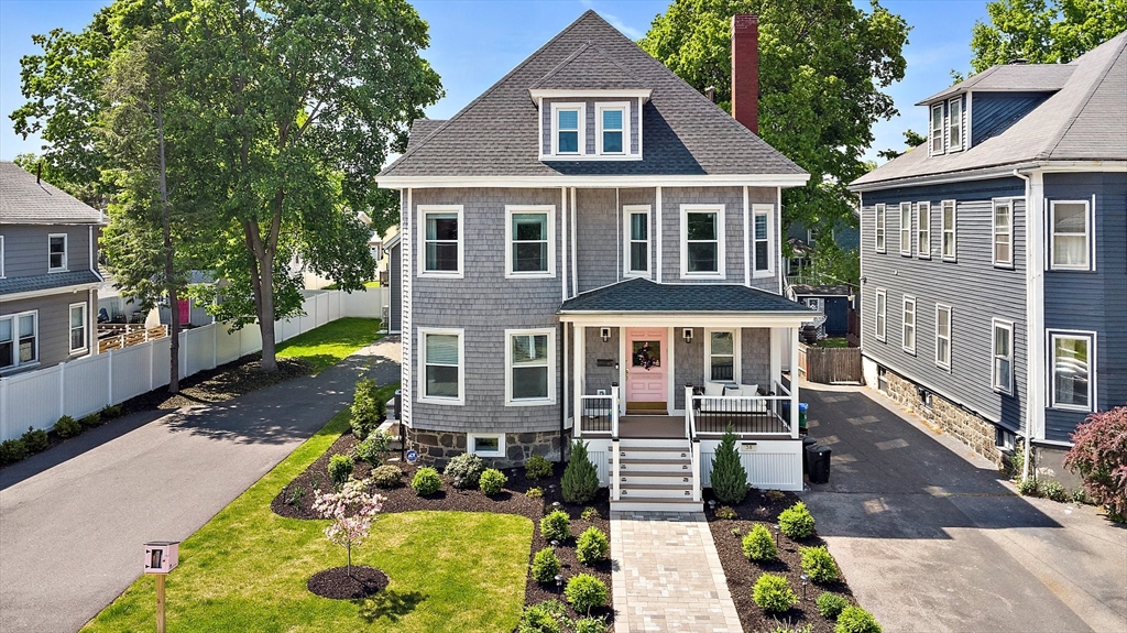 38 Thatcher St