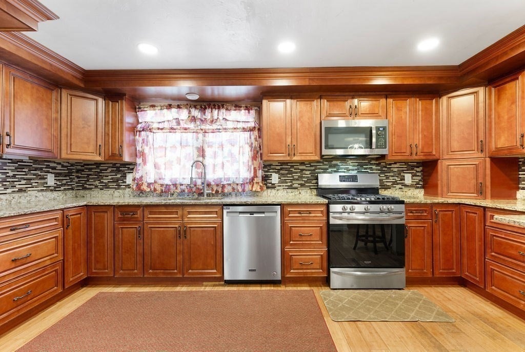 71 Dwinell Rd, Taunton, MA, 71 Dwinell Rd, Taunton, MA Photo #3