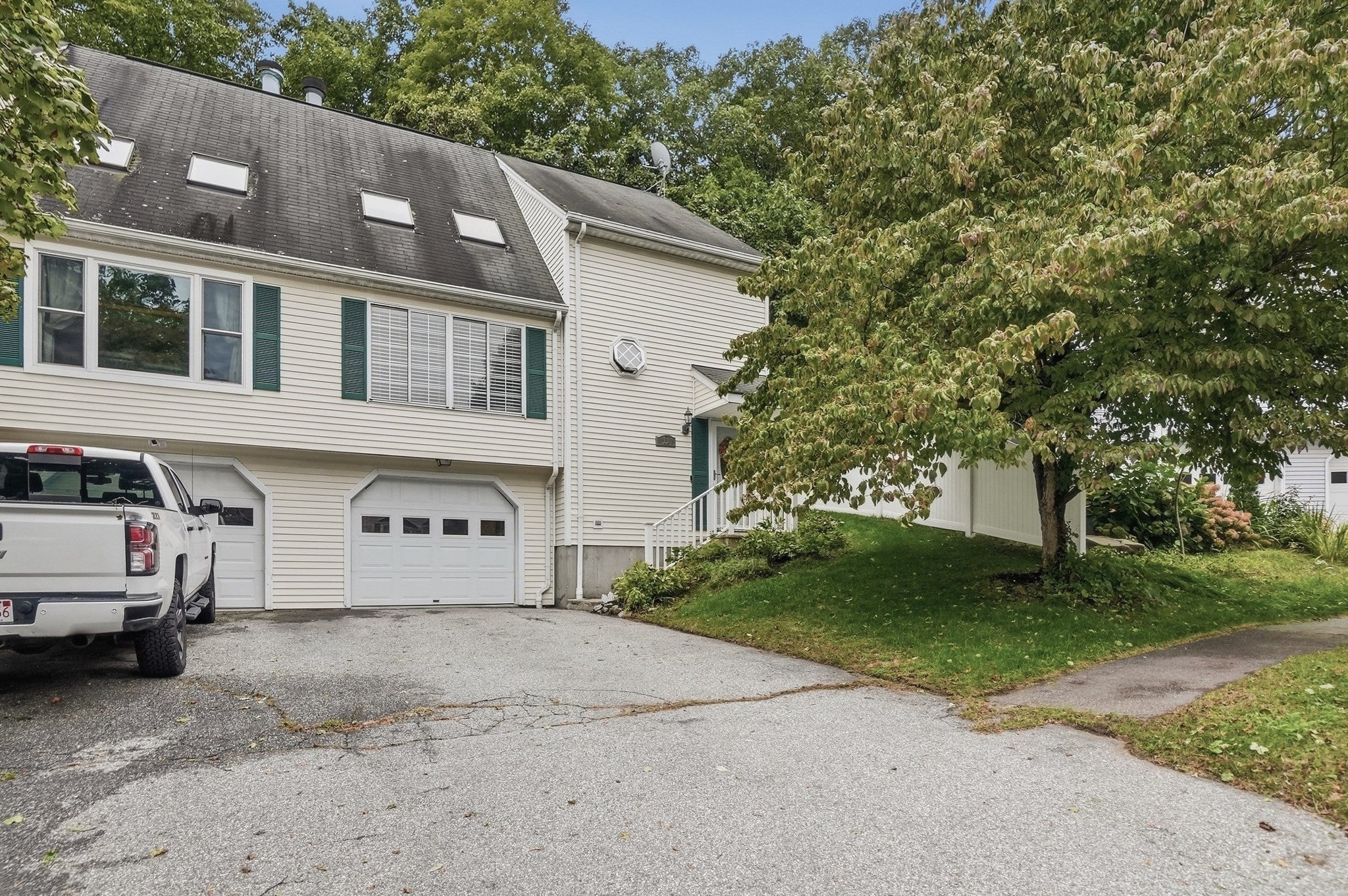 11 Jonathan Circle, Worcester, MA, 11 Jonathan Circle, Worcester, MA Photo #1