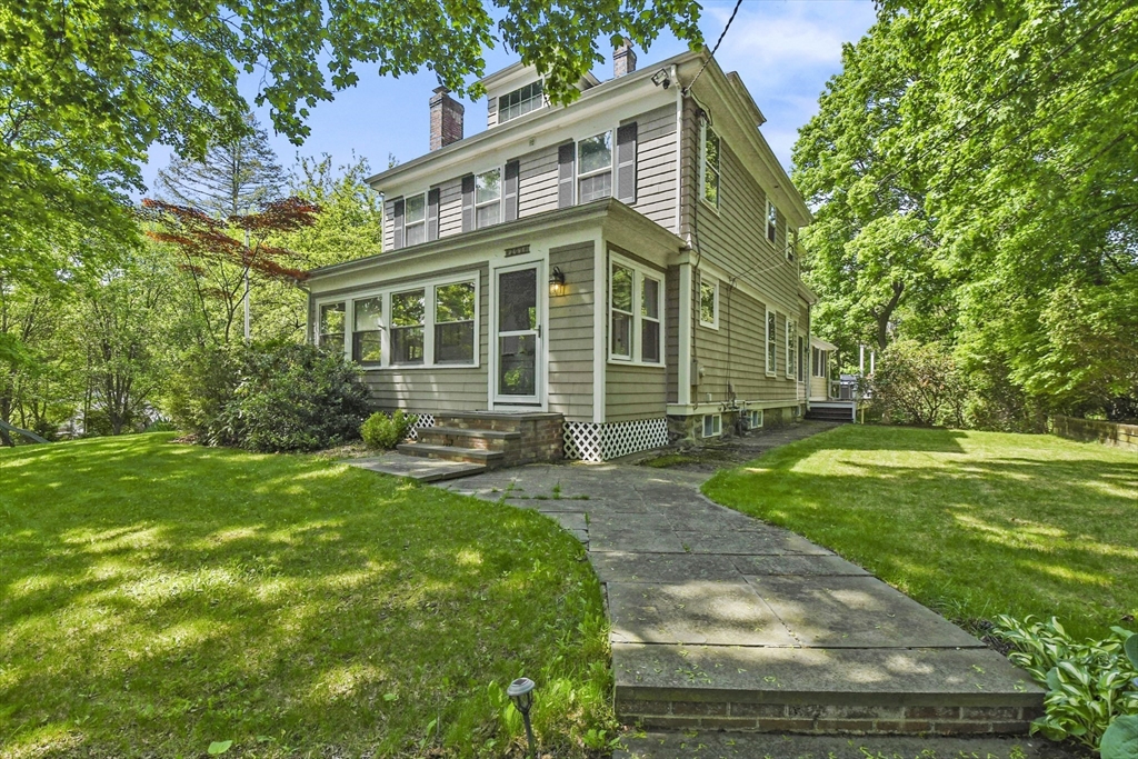 209 Curve Street