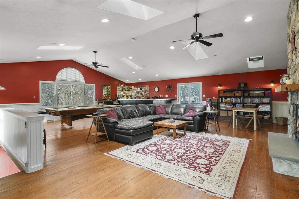209 Curve Street