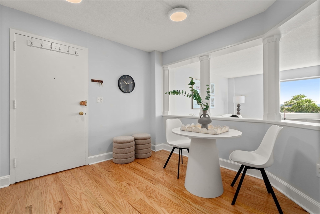 14 Concord Ave 810/814