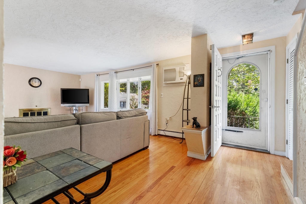 72 Hathaway Cir
